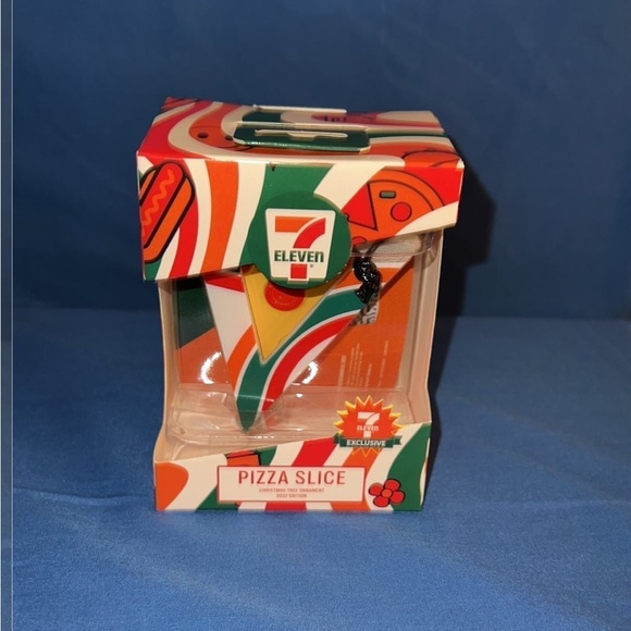 7 Eleven Exculsive 2022 Edition Pizza Christmas Ornament - Picture 1 of 2